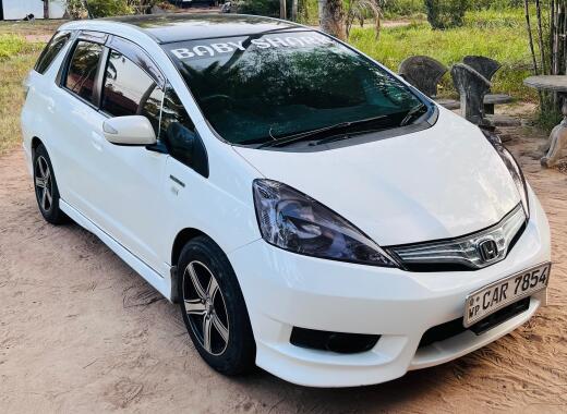 Honda Fit Shuttle 2013