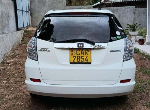 Honda Fit Shuttle 2013