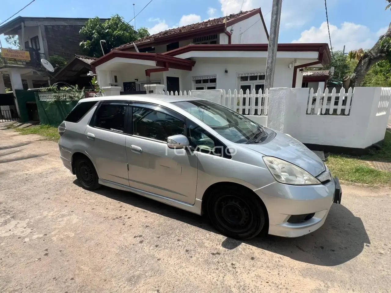 Honda Fit Shuttle 2012