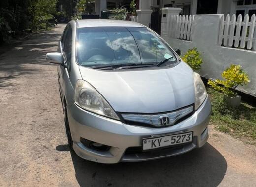 Honda Fit Shuttle 2012