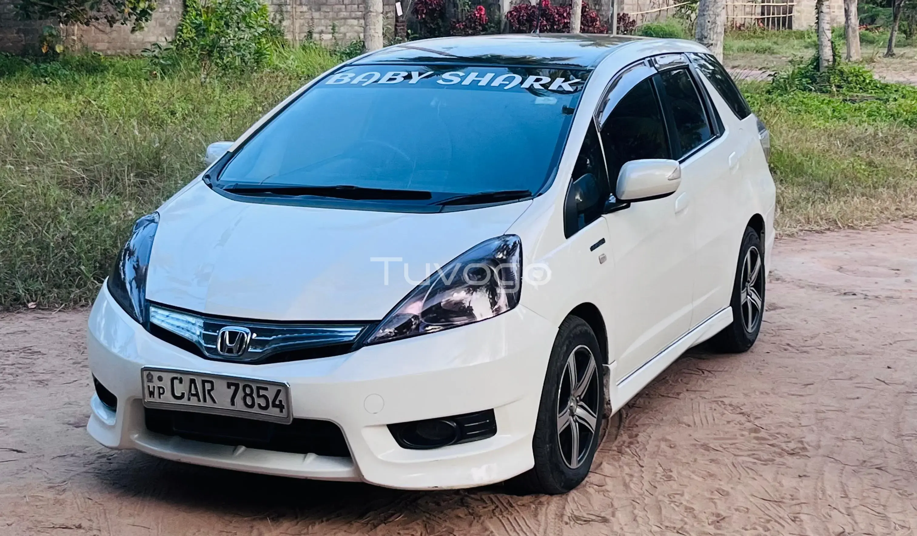 Honda Fit Shuttle 2013