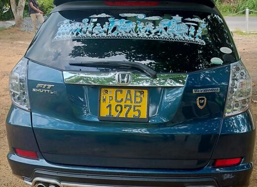 Honda Fit Shuttle 2012