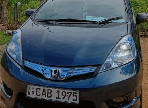 Honda Fit Shuttle 2012