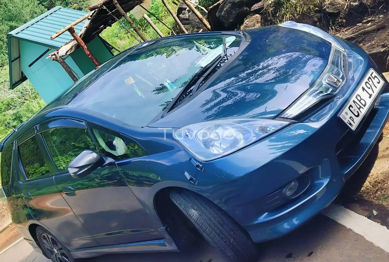 Honda Fit Shuttle 2012