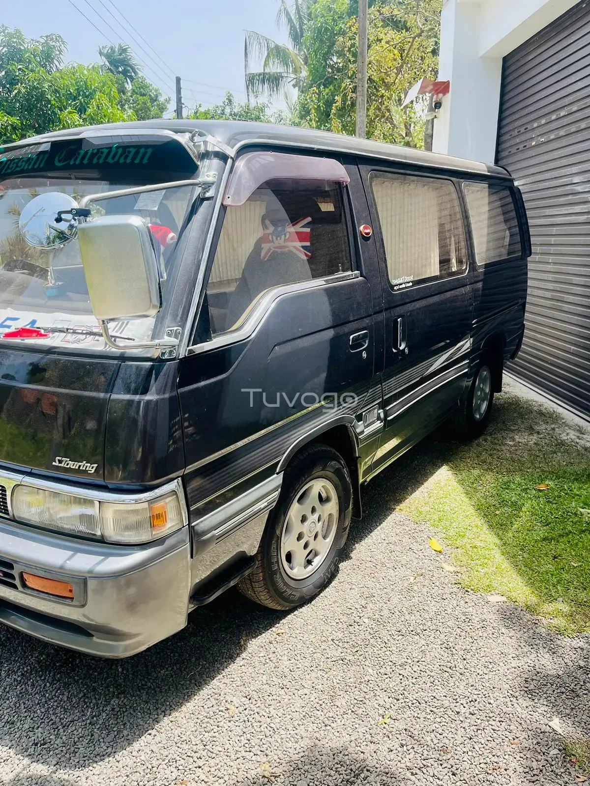 Nissan Caravan 2005