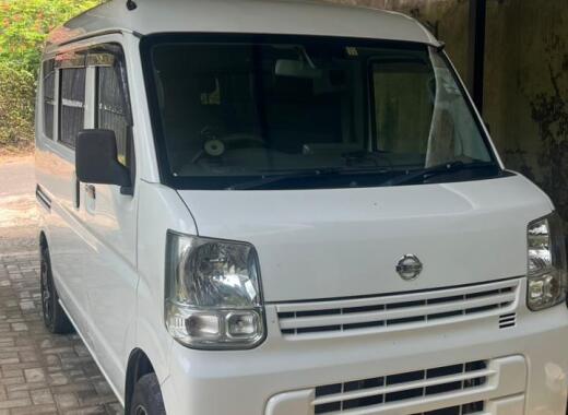 Nissan clipper 2015
