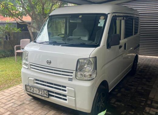 Nissan clipper 2015