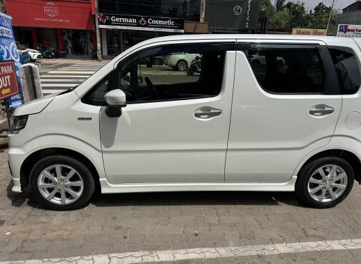 Suzuki Wagon R 2025 CustomZ