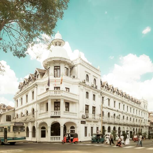 Car Hire in Kandy, Sri Lanka – Affordable Rental Cars for Every Journey